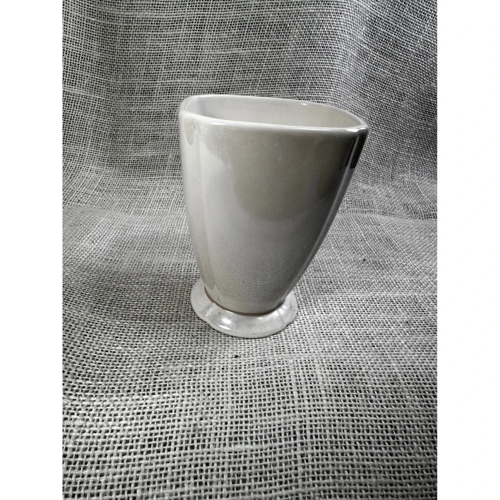 Martha Stewart Everyday Cream Ceramic Vase Scalloped Pedestal Base 4.5 Inch‎